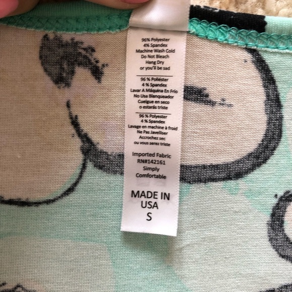 Small LuLaRoe Classic T - Picture 4 of 4